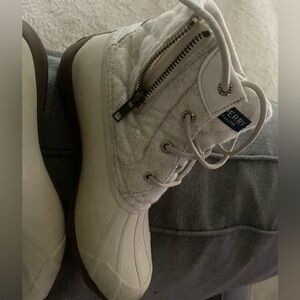 Sperry white rain winter  boot 8M